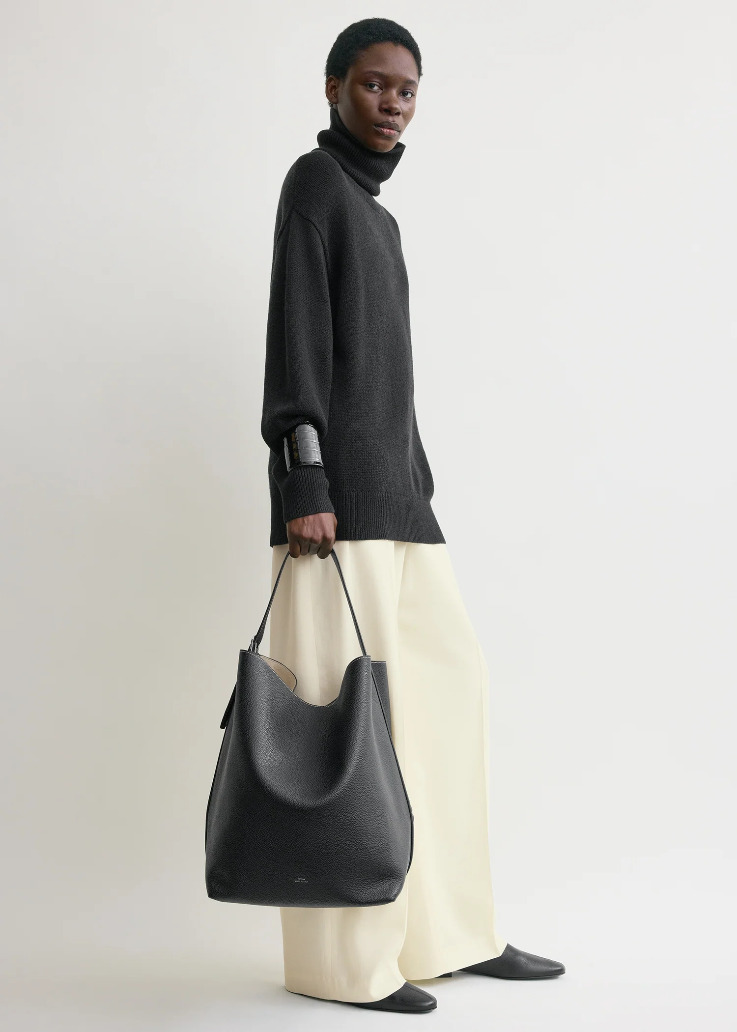 Belted grained-leather tote black - Image 3