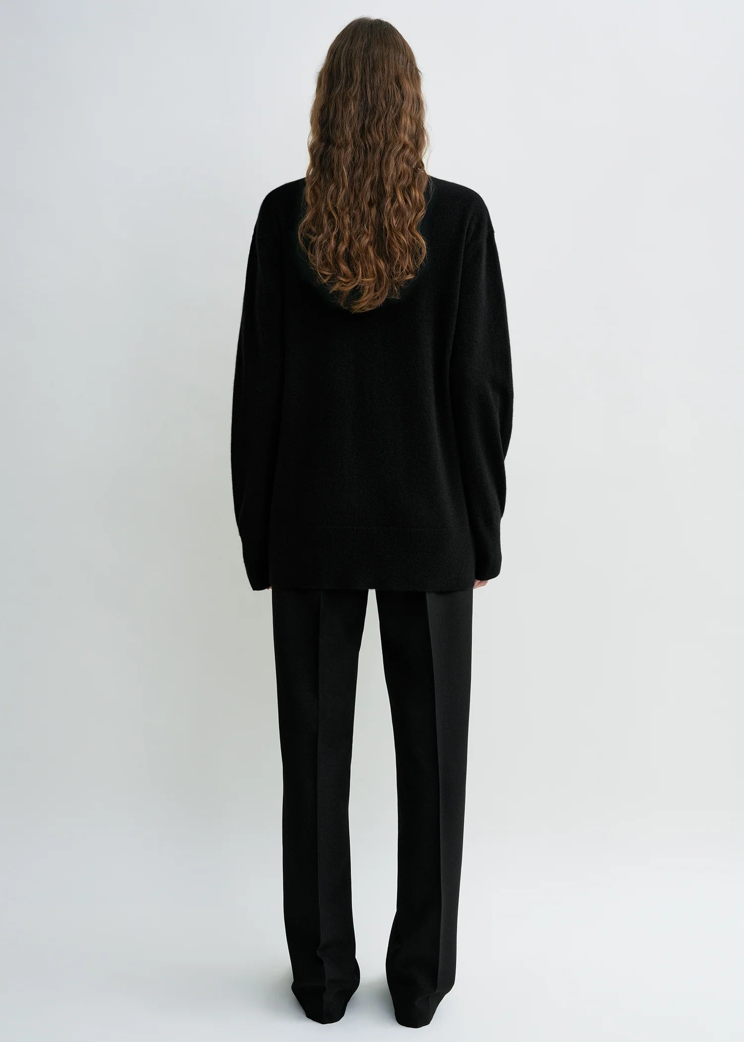 Cashmere v-neck knit black - Image 3