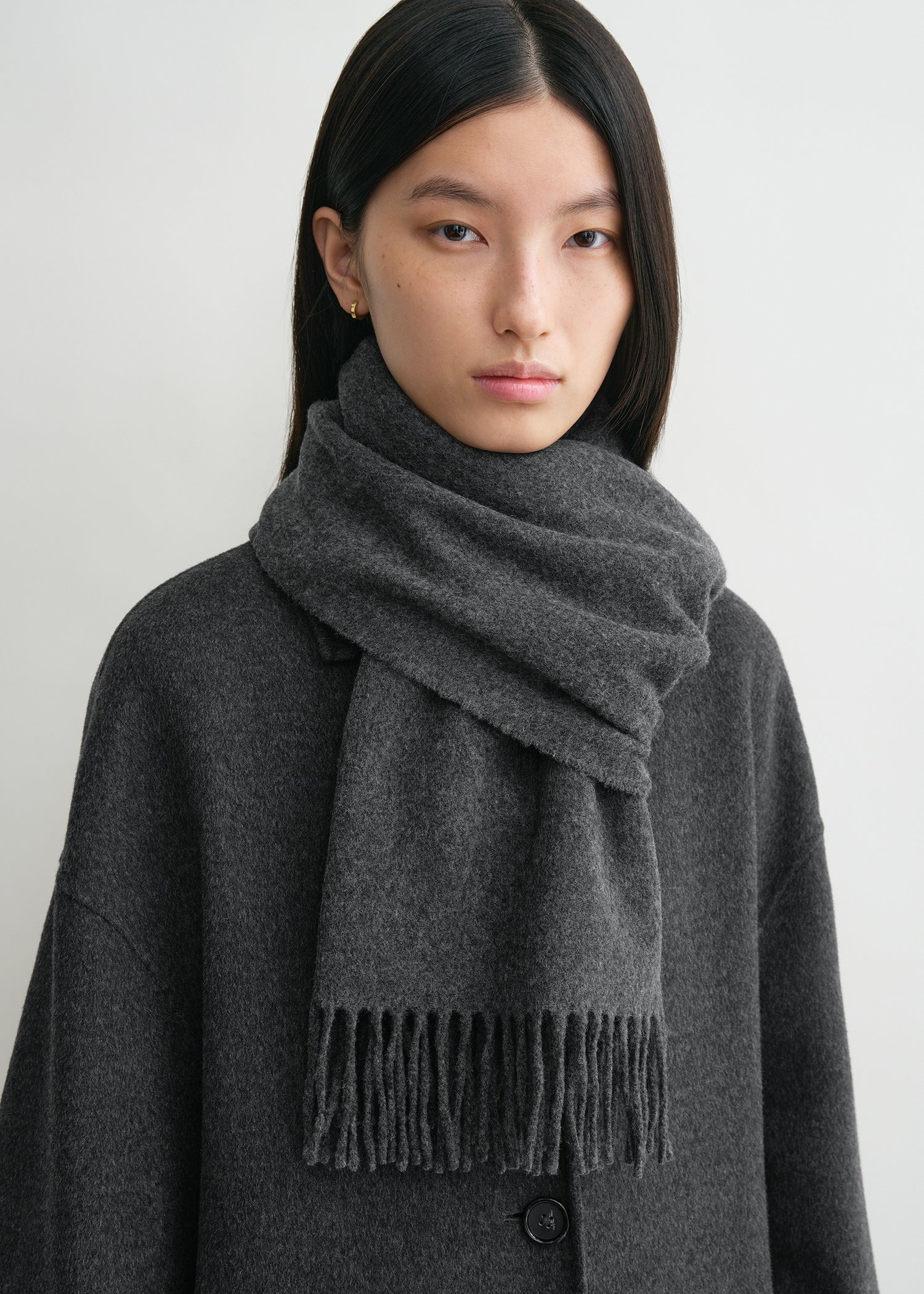 Classic wool scarf dark grey mélange - Image 3