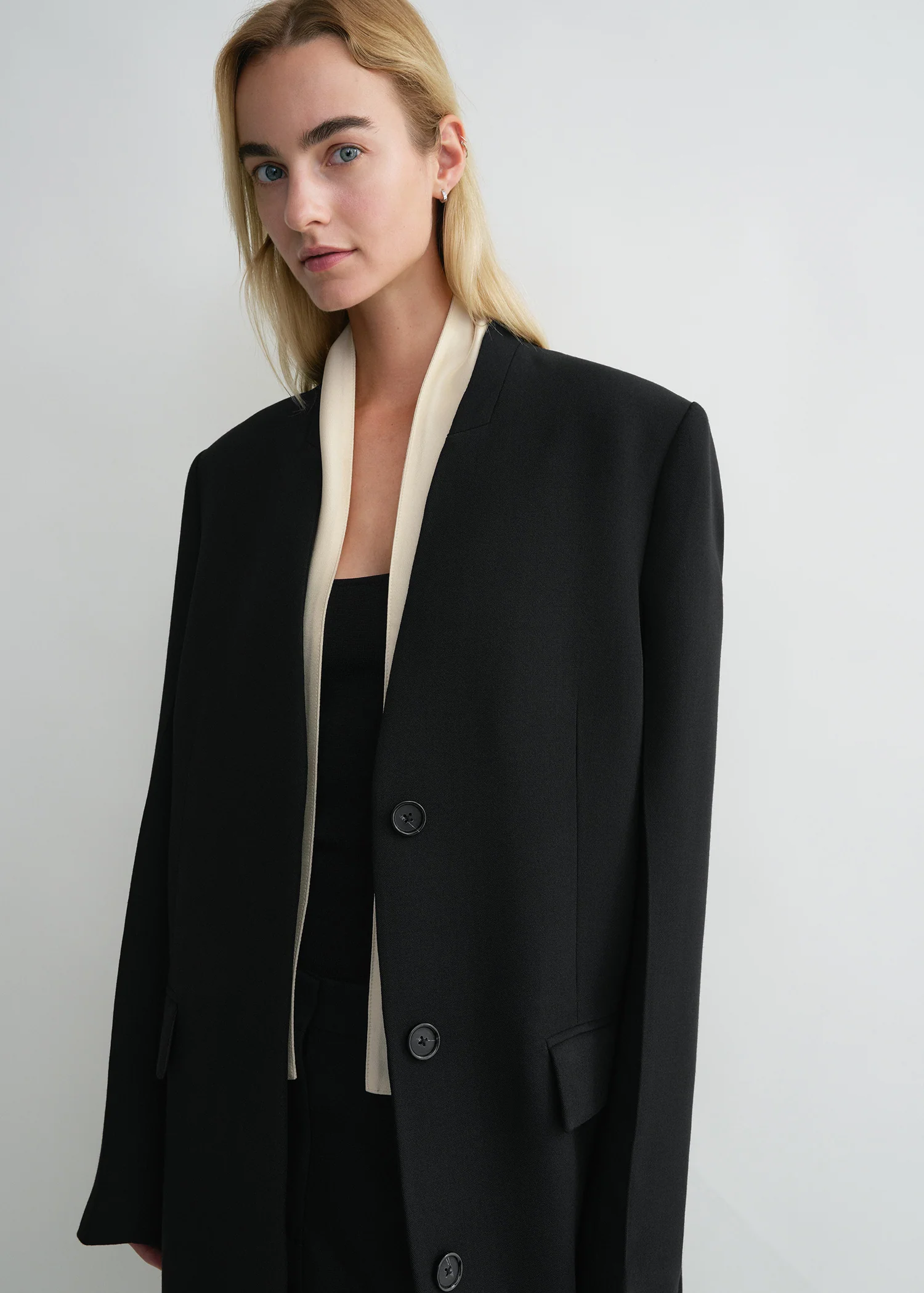 Deep pleat coat black - Image 5