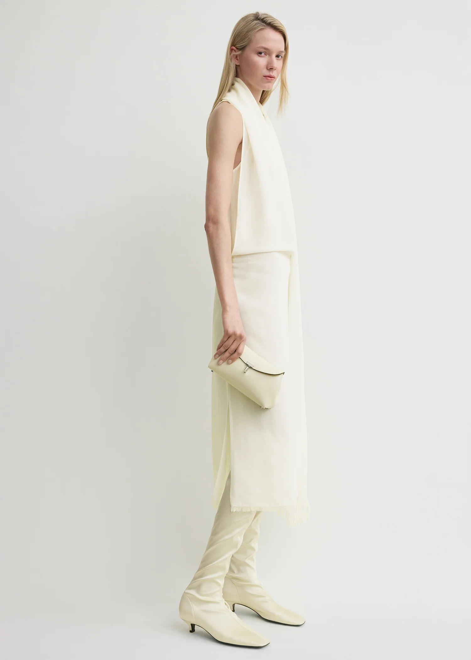 Mini T-lock naplack clutch milk - Image 3