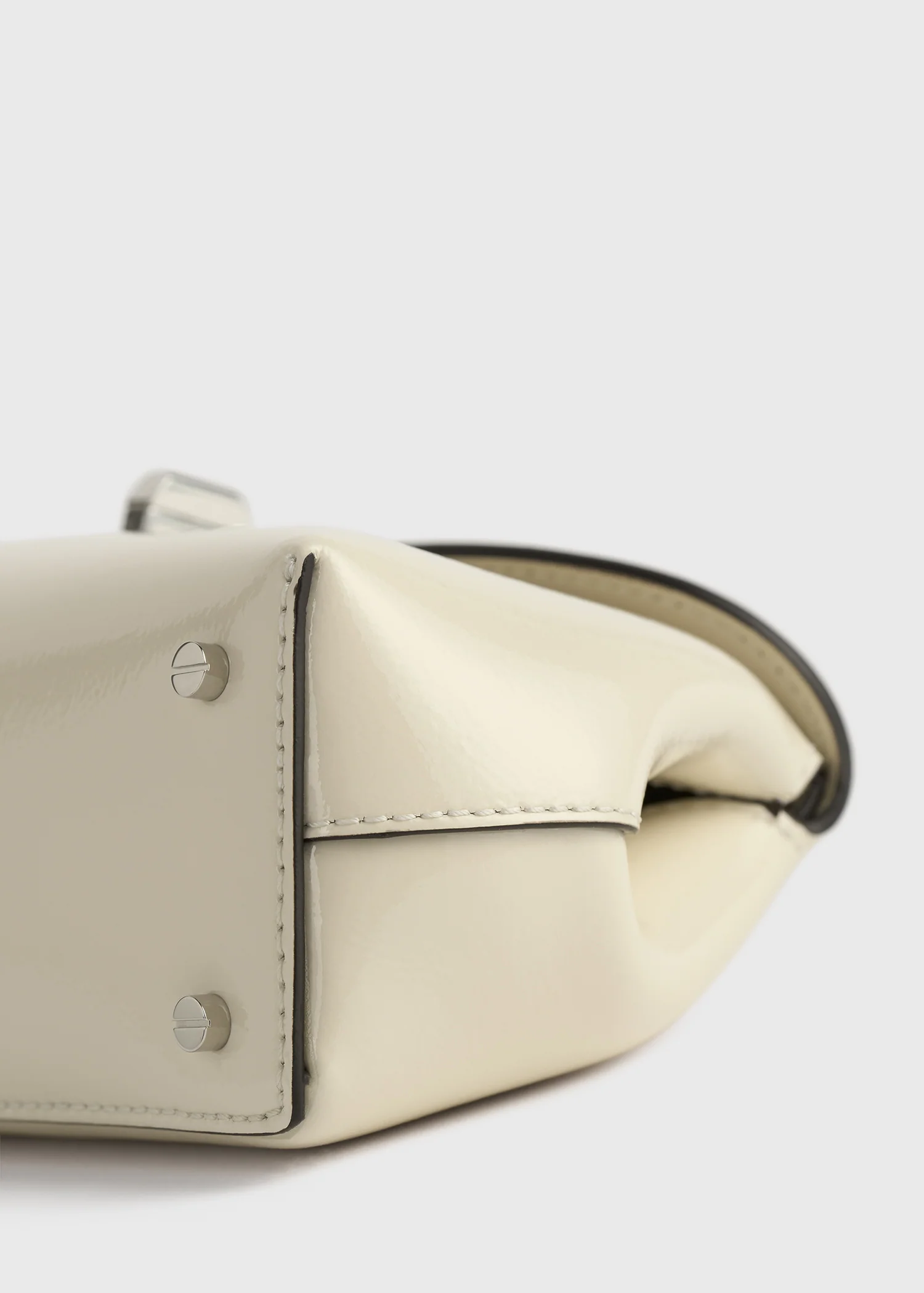 Mini T-lock naplack clutch milk - Image 5