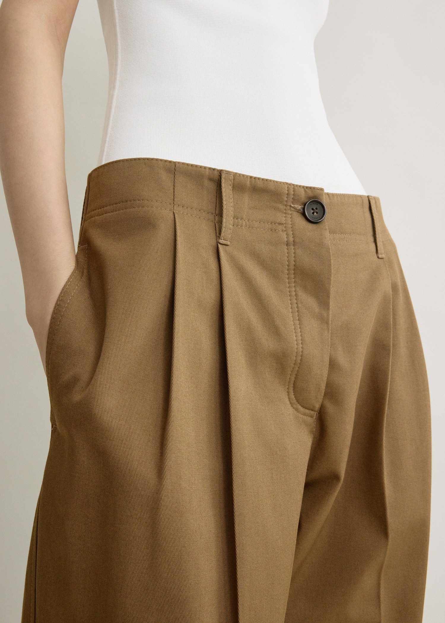 Relaxed chino trousers hazel - Image 4
