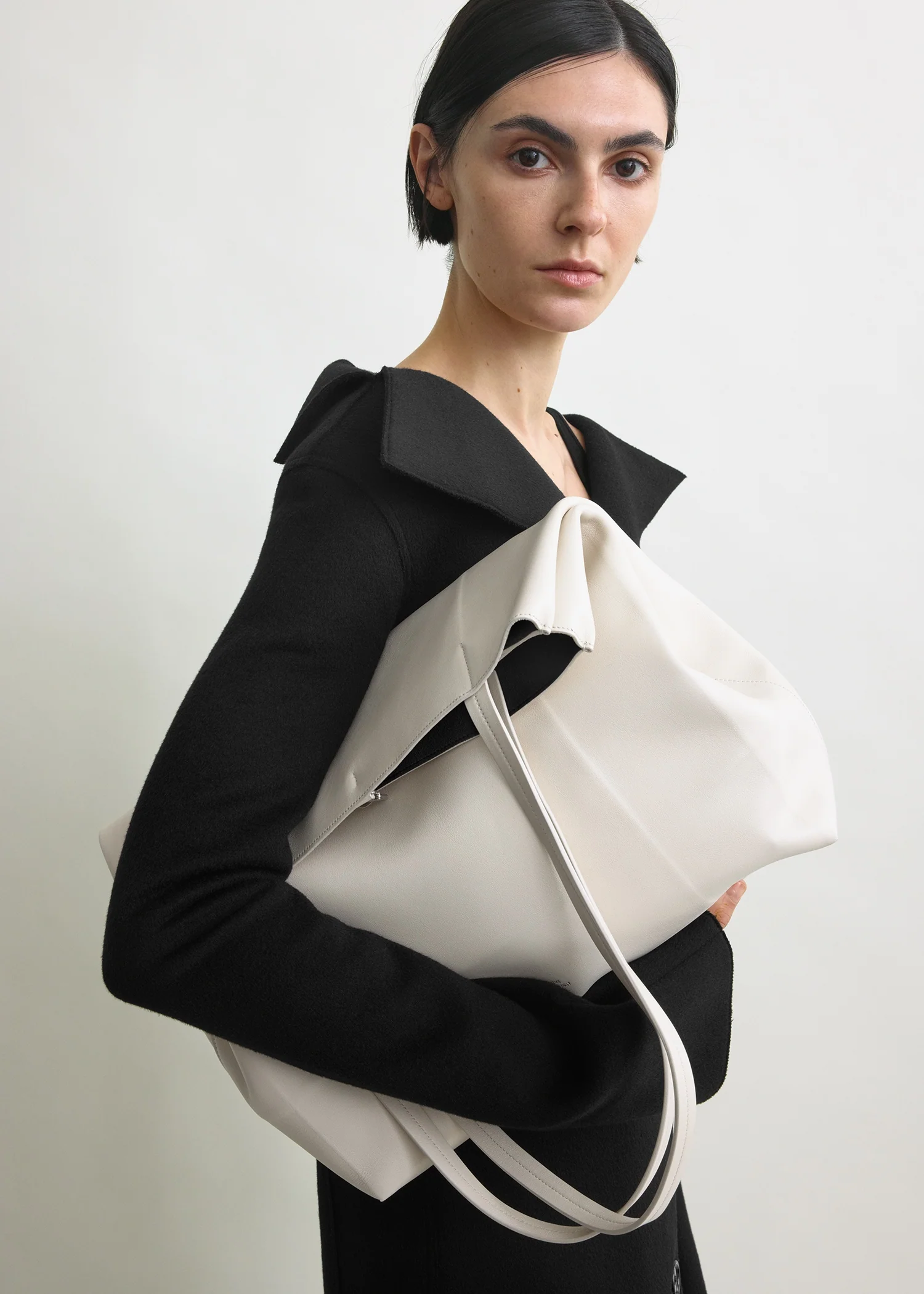 Roam leather tote stone - Image 4