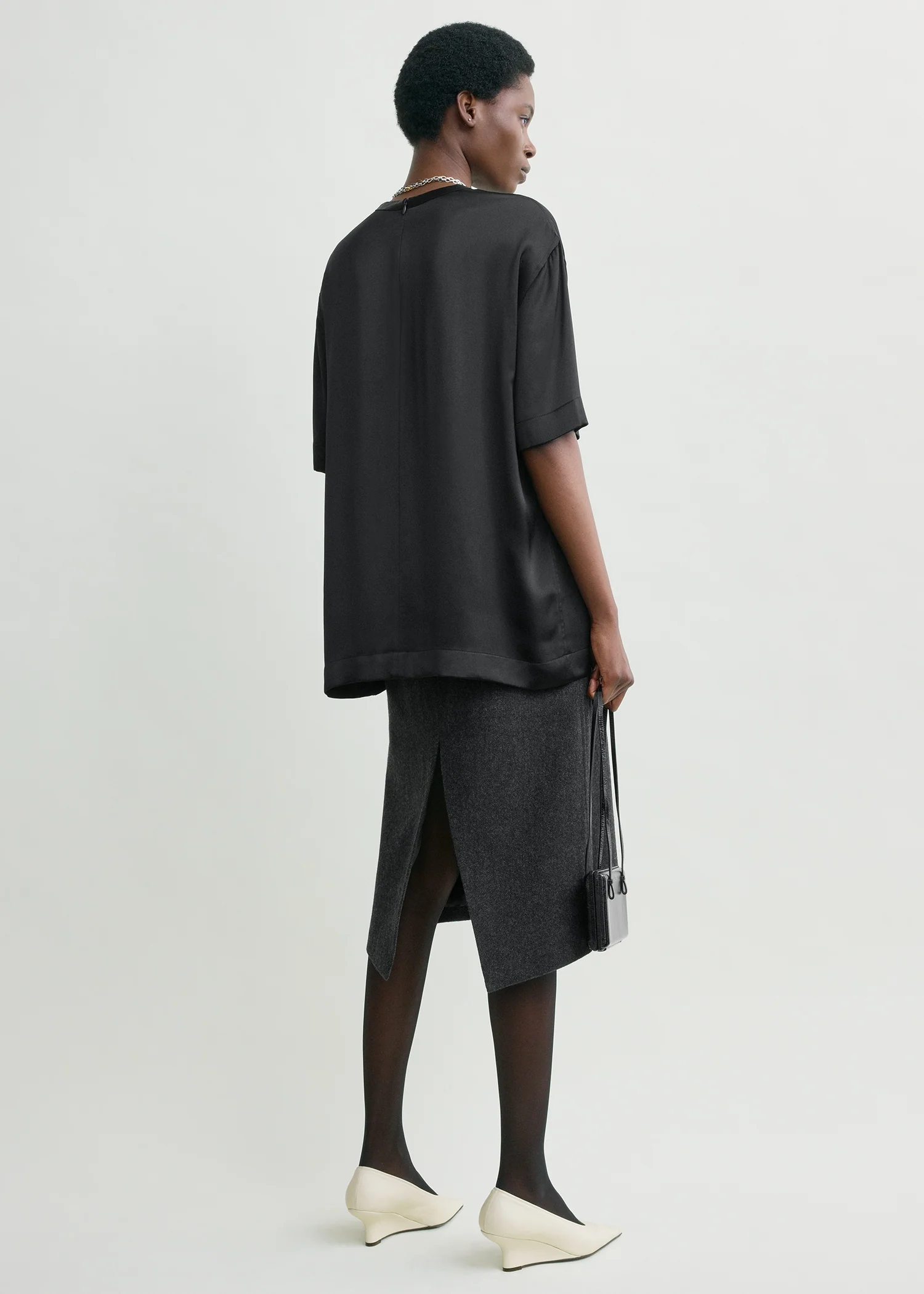 Satin tee black - Image 3