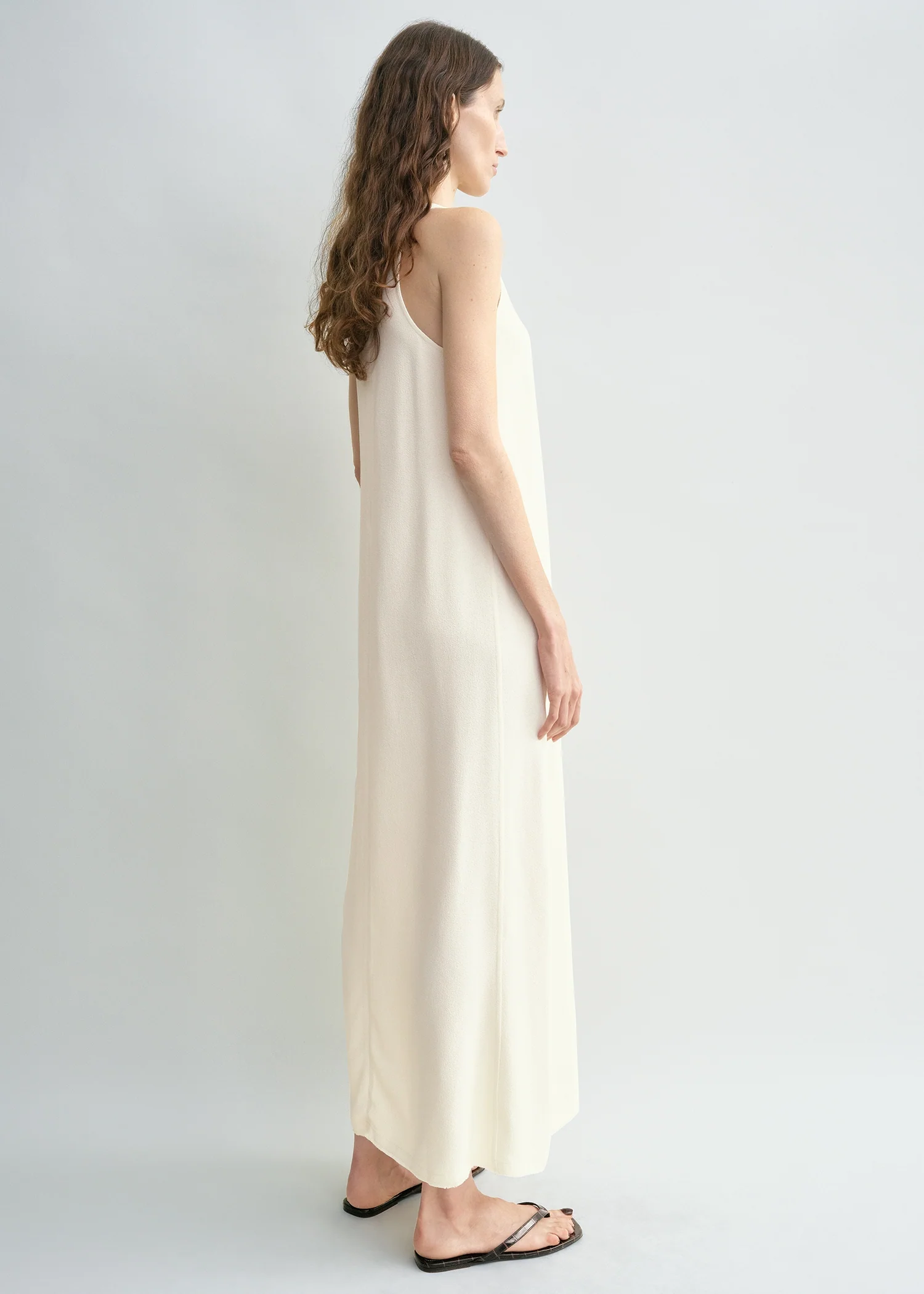 Scoop-neck sablé dress macadamia - Image 3