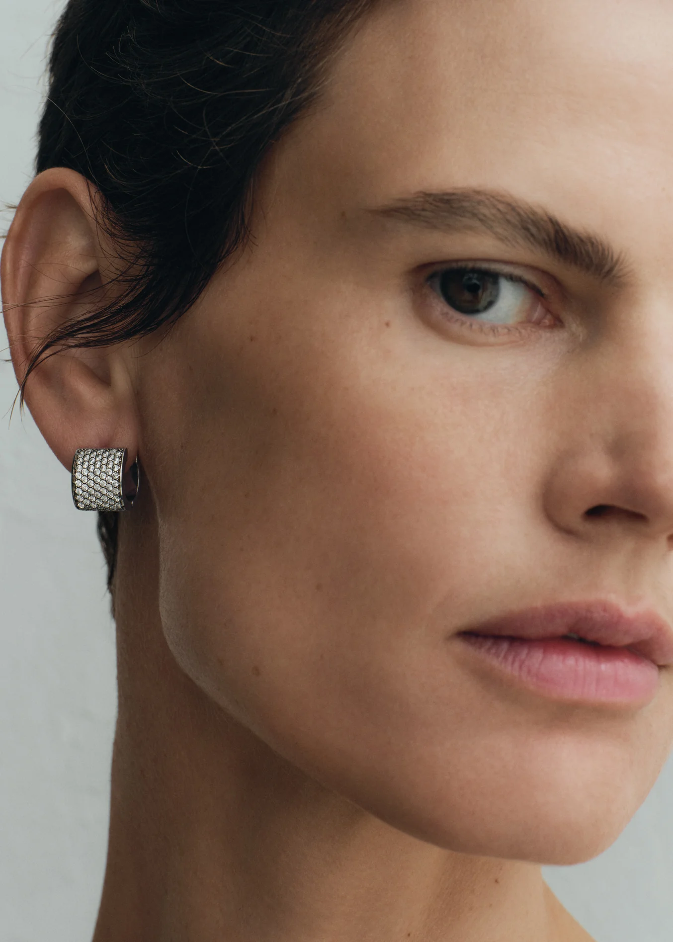 Signature pavé hoops silver - Image 3