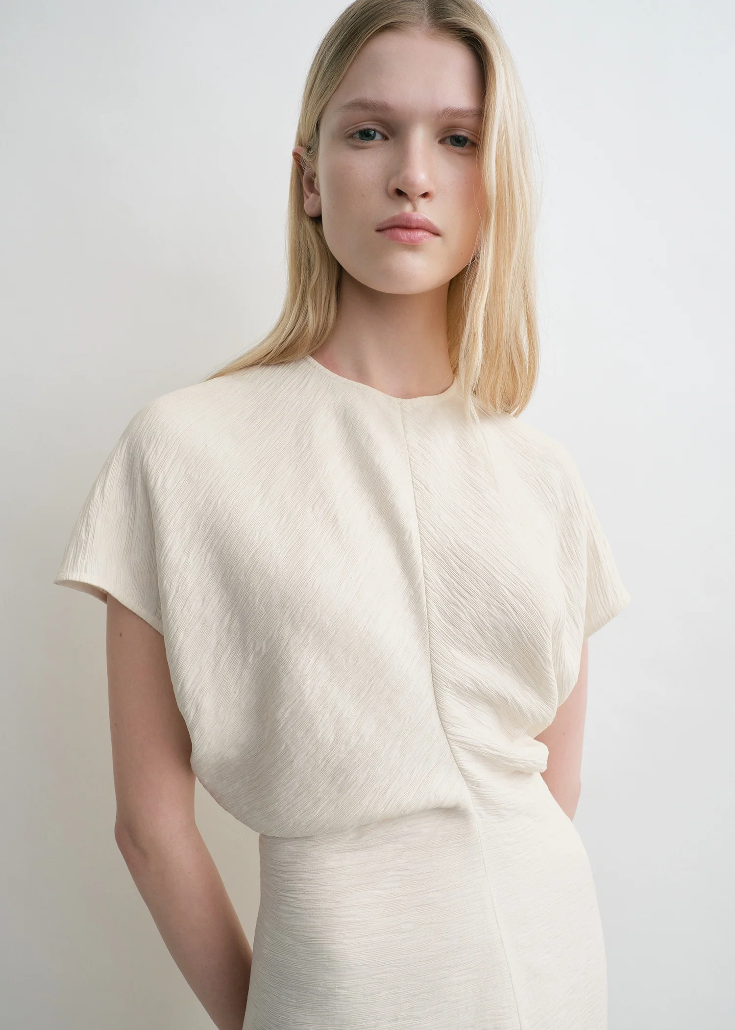 Slouch waist crinkled dress cream - Image 4