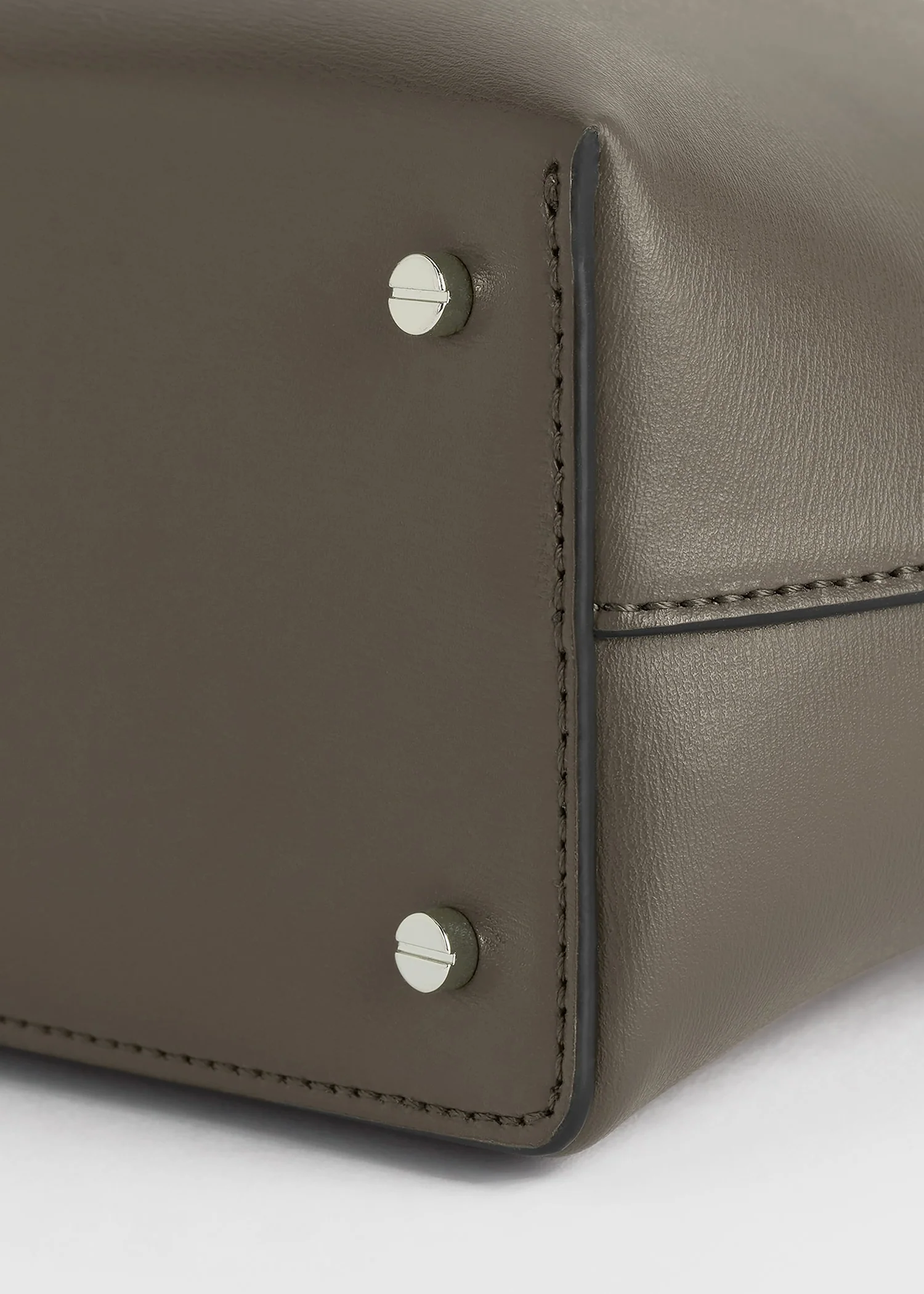 T-lock leather clutch ash - Image 9