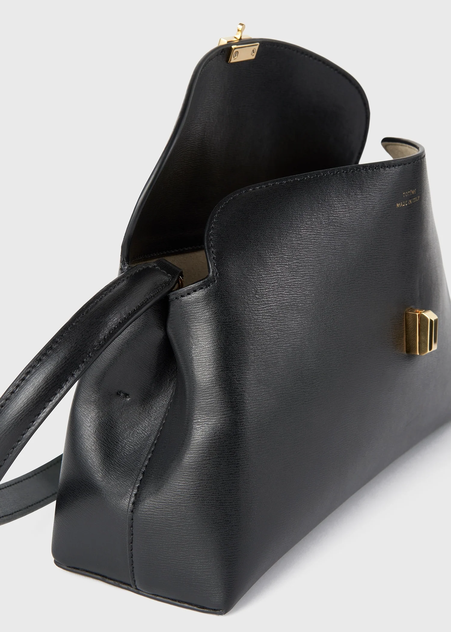 T-lock leather clutch black - Image 8