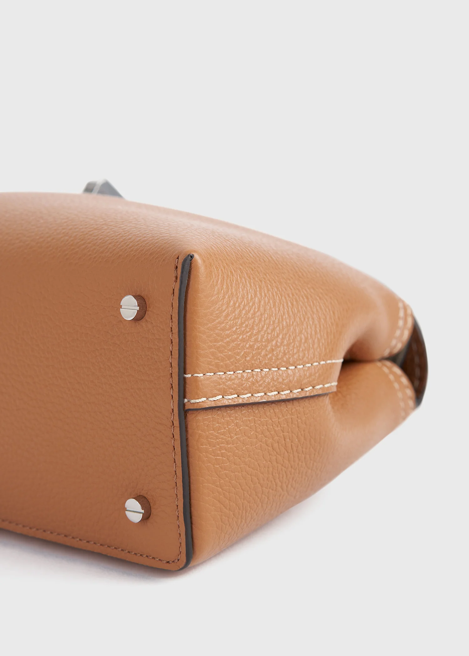 T-lock grained-leather clutch tan - Image 5