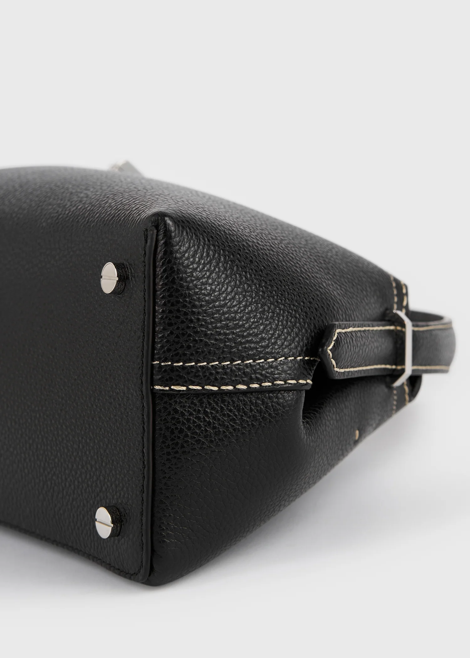 T-lock grained-leather shoulder black - Image 7