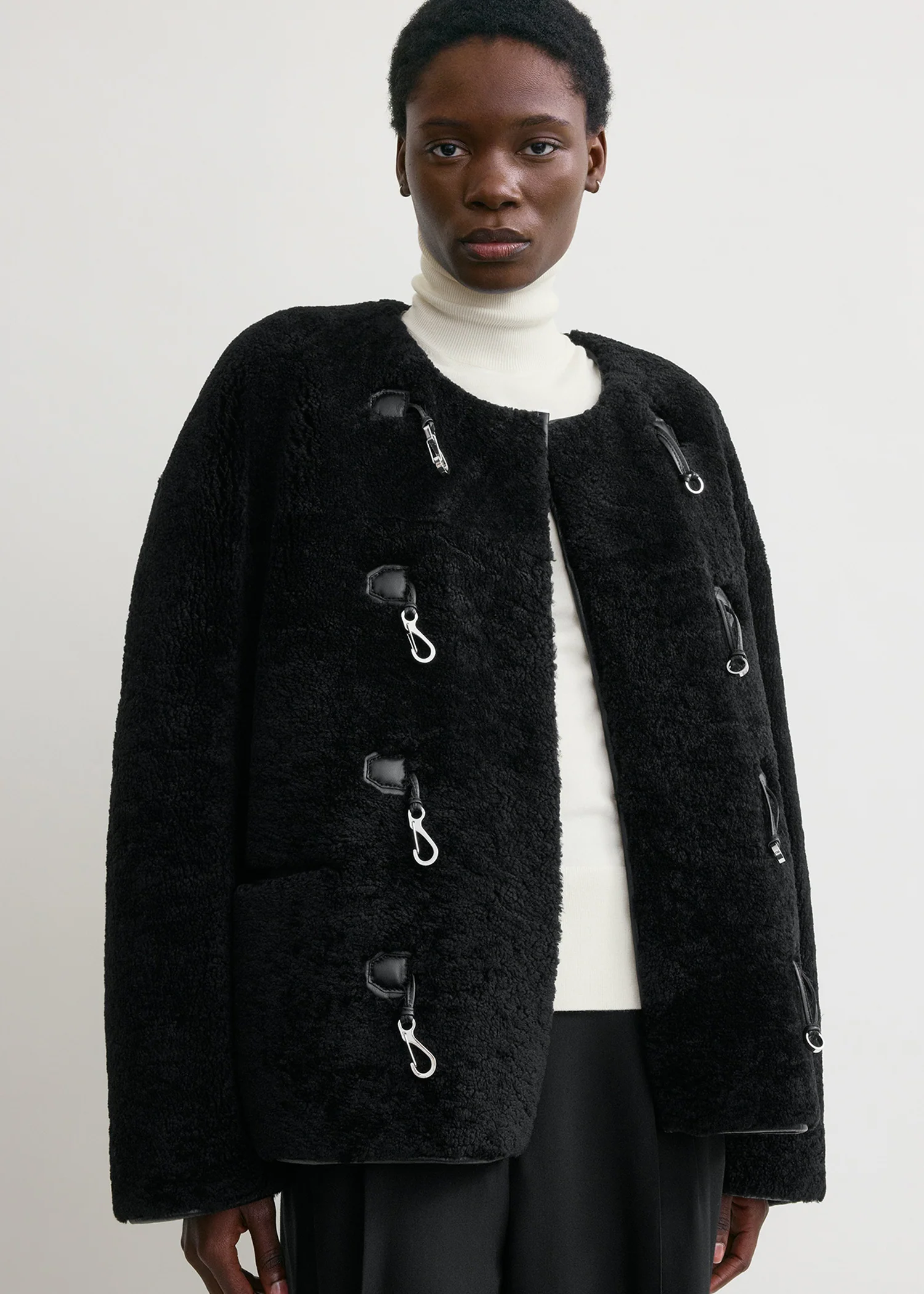 Teddy shearling clasp jacket black - Image 4