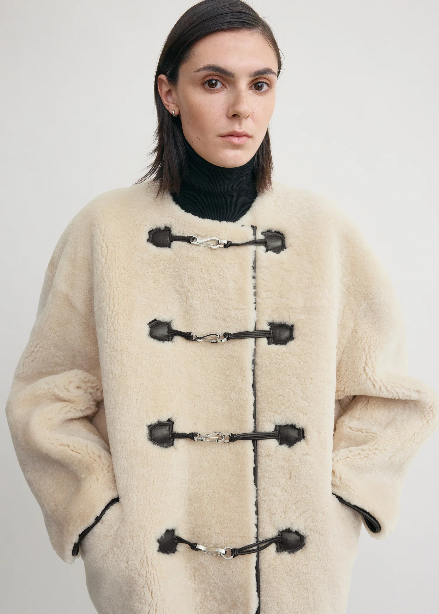 Teddy shearling clasp jacket off-white - Image 4